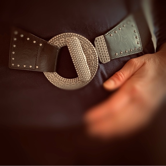 Black Belt Genuine Leather And Linen Stretch Silver Accents Women’s Size M/L - Picture 11 of 15